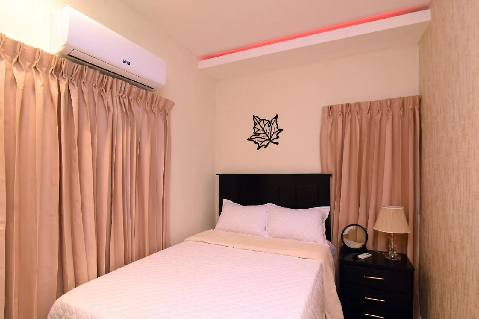Solmi Rooms Calero