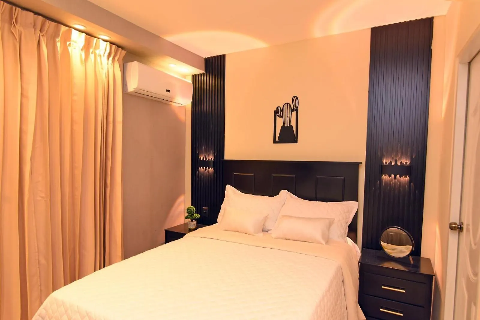 Solmi Rooms Calero