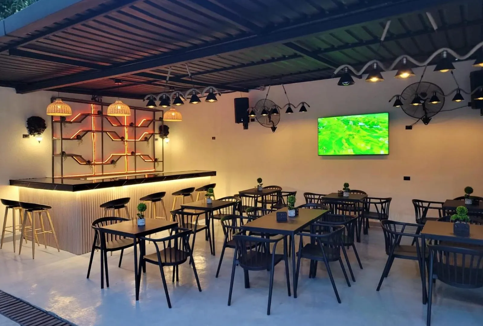Solmi Rooms Calero アパート