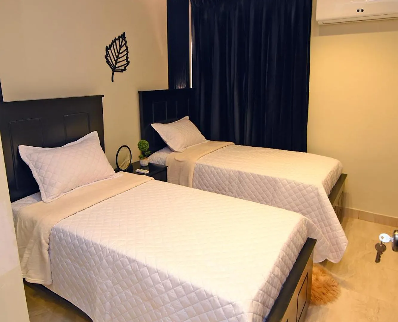 Solmi Rooms Calero アパート