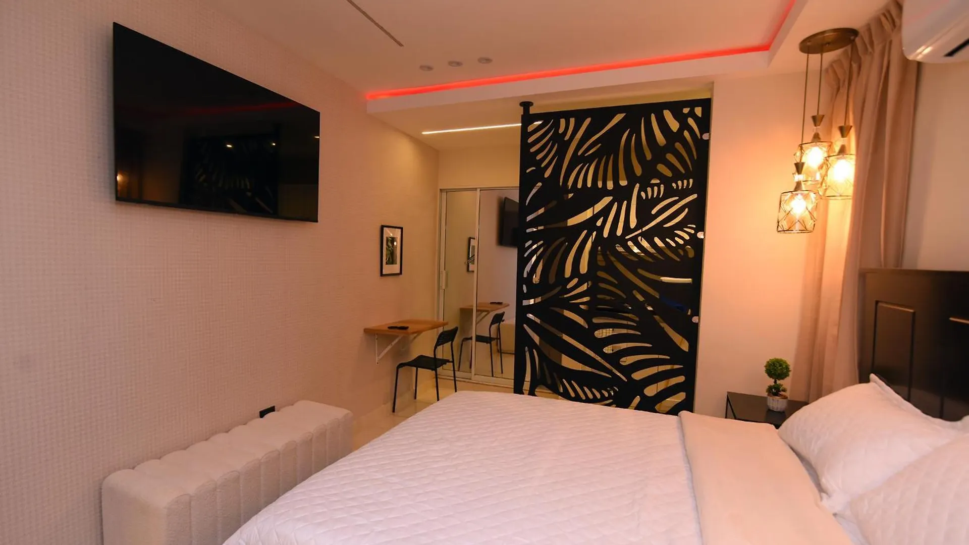 Solmi Rooms Calero